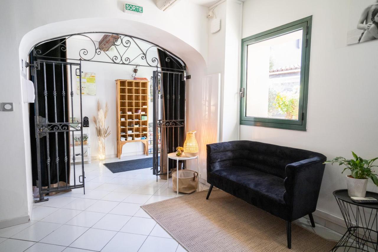 Logis Hotel La Feniere La Bouilladisse Екстериор снимка