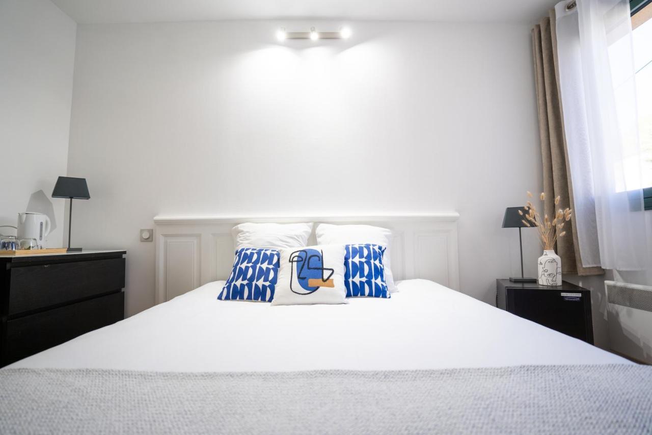 Logis Hotel La Feniere La Bouilladisse Екстериор снимка