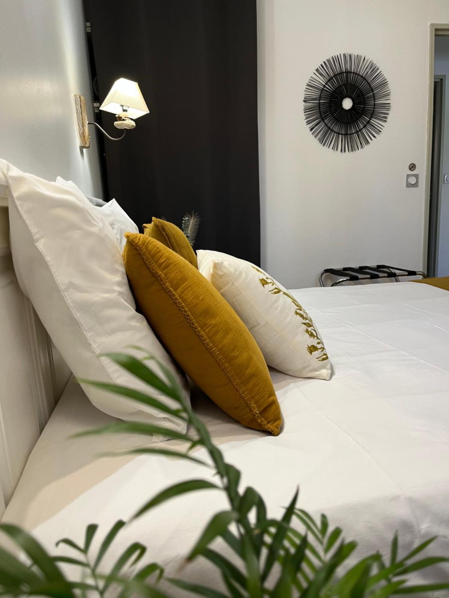 Logis Hotel La Feniere La Bouilladisse Екстериор снимка